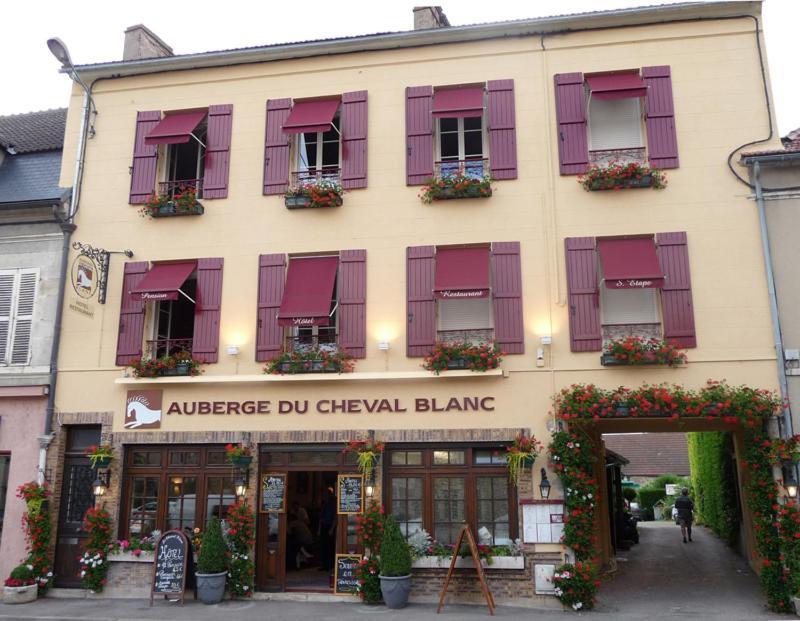 Auberge Du Cheval Blanc Avallon Eksteriør bilde